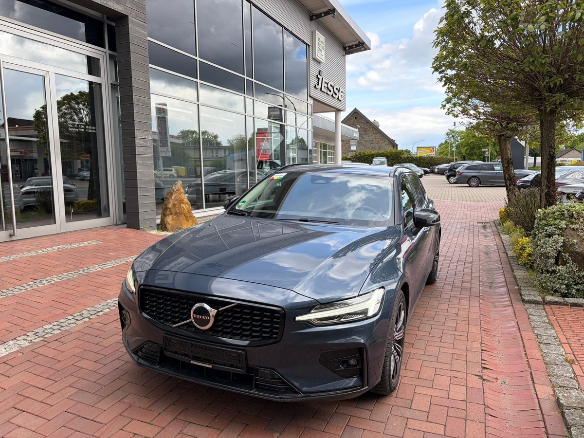 Volvo V60 B4 Plus Dark LED H&K RCam Winter-Paket