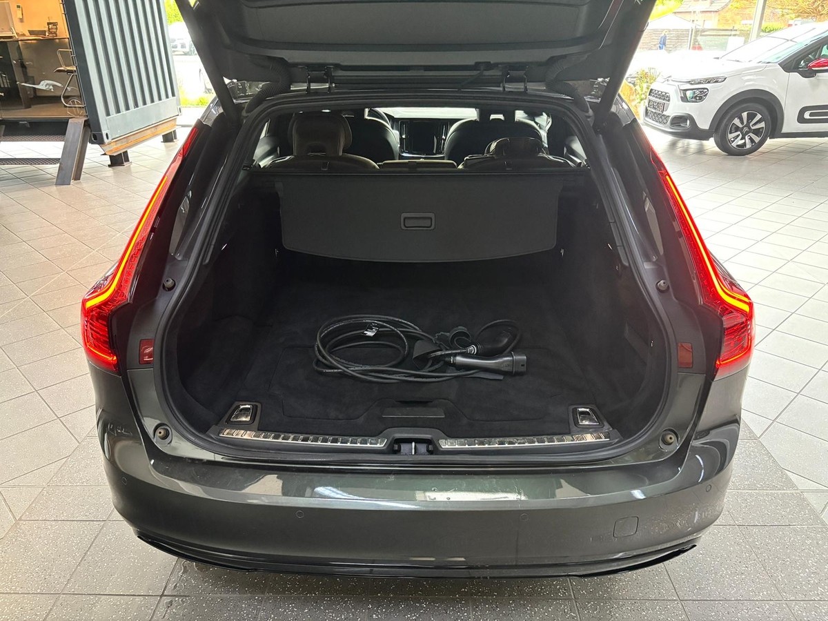 Volvo V90 T8 Recharge AWD RDesign LED ACC BLIS AHK H/K