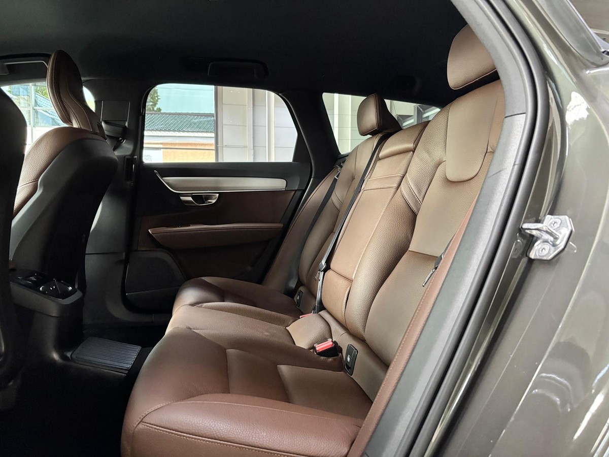 Volvo V90 T8 Recharge AWD RDesign LED ACC BLIS AHK H/K