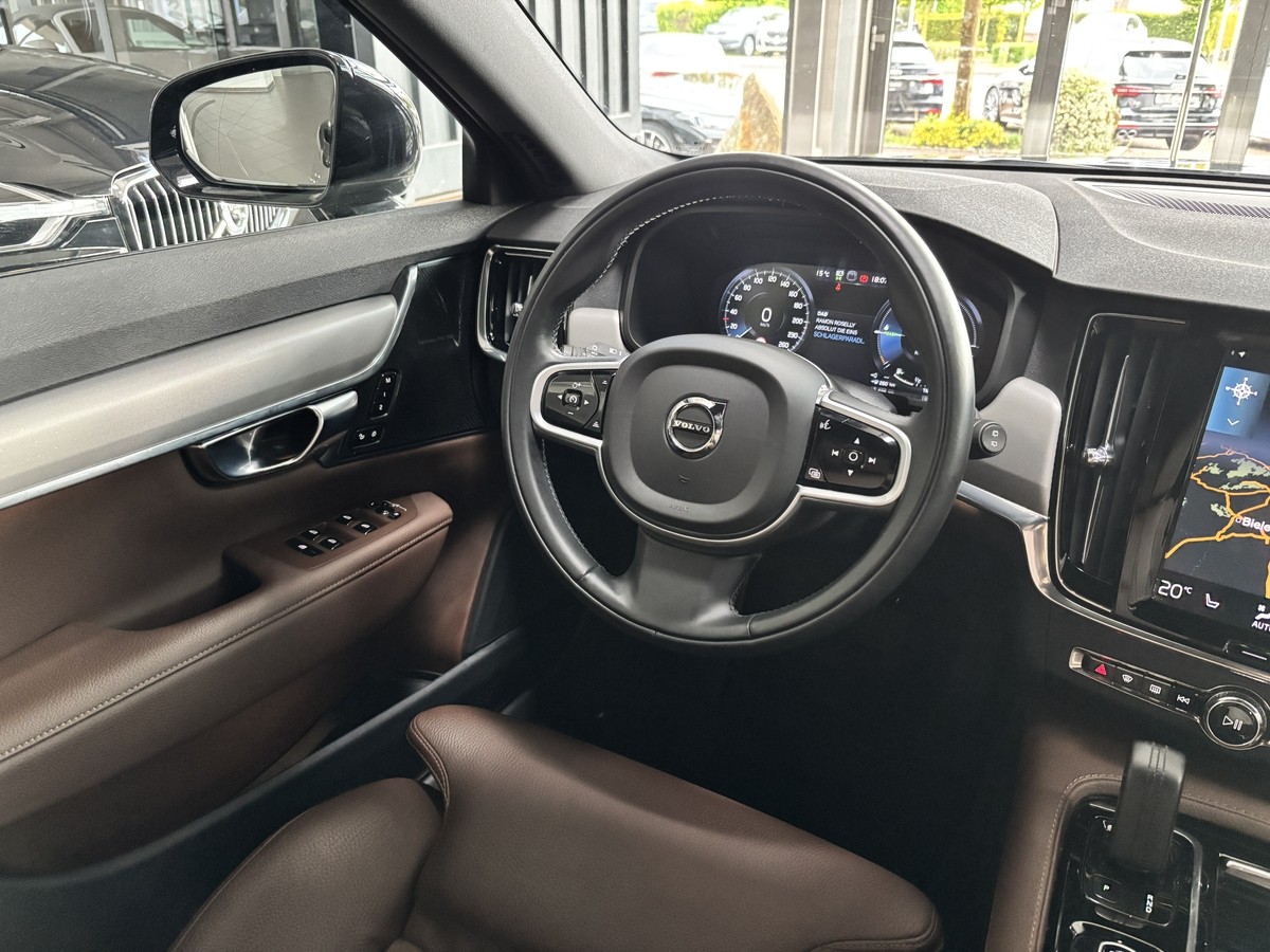 Volvo V90 T8 Recharge AWD RDesign LED ACC BLIS AHK H/K