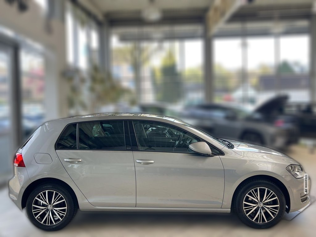 Volkswagen Golf VII Allstar*PANO*S+LHZ*KAMERA*TW*ALWETTER*