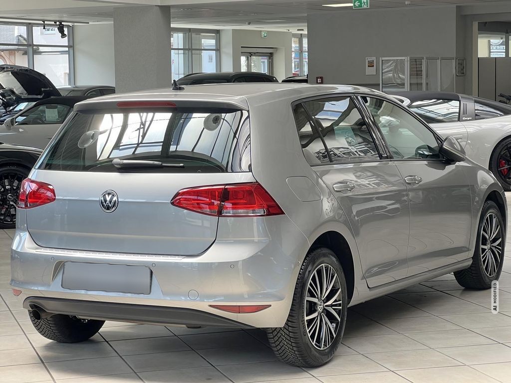 Volkswagen Golf VII Allstar*PANO*S+LHZ*KAMERA*TW*ALWETTER*