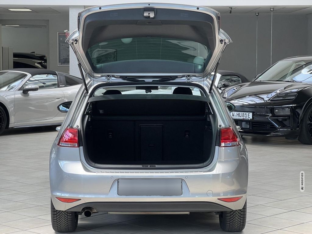 Volkswagen Golf VII Allstar*PANO*S+LHZ*KAMERA*TW*ALWETTER*