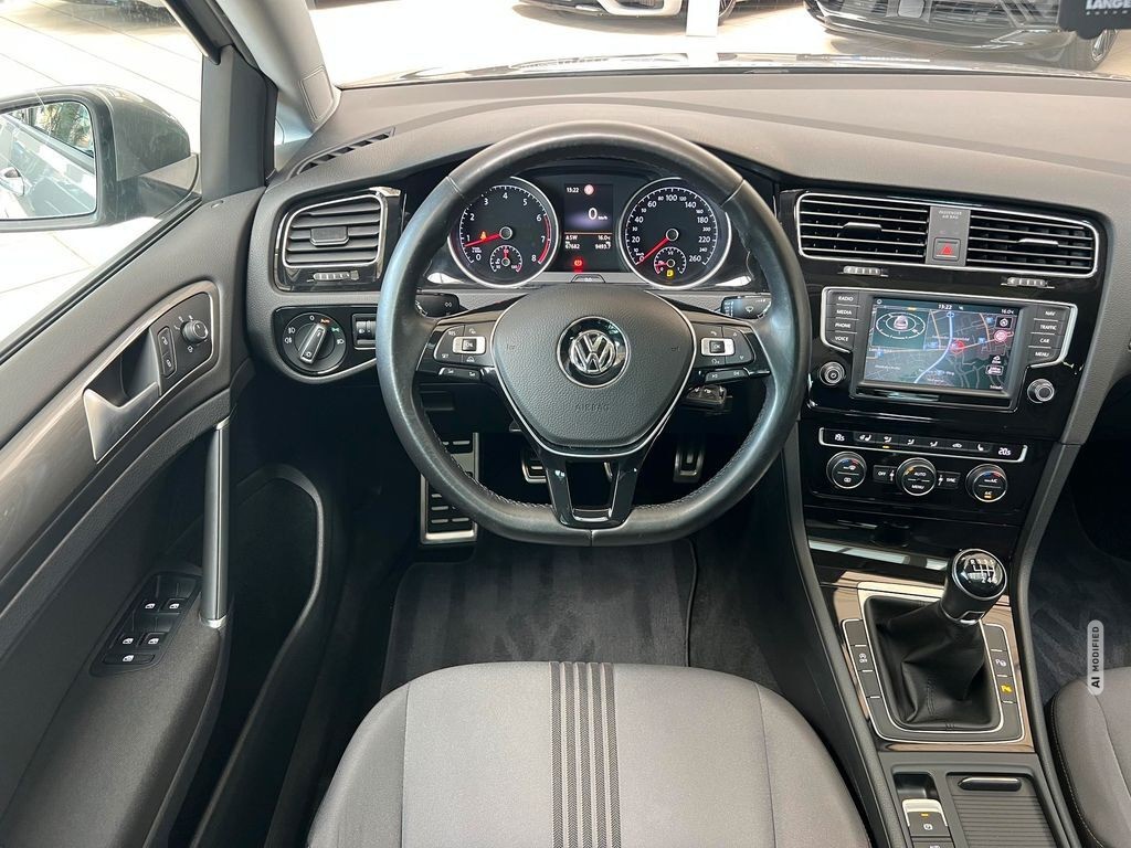 Volkswagen Golf VII Allstar*PANO*S+LHZ*KAMERA*TW*ALWETTER*