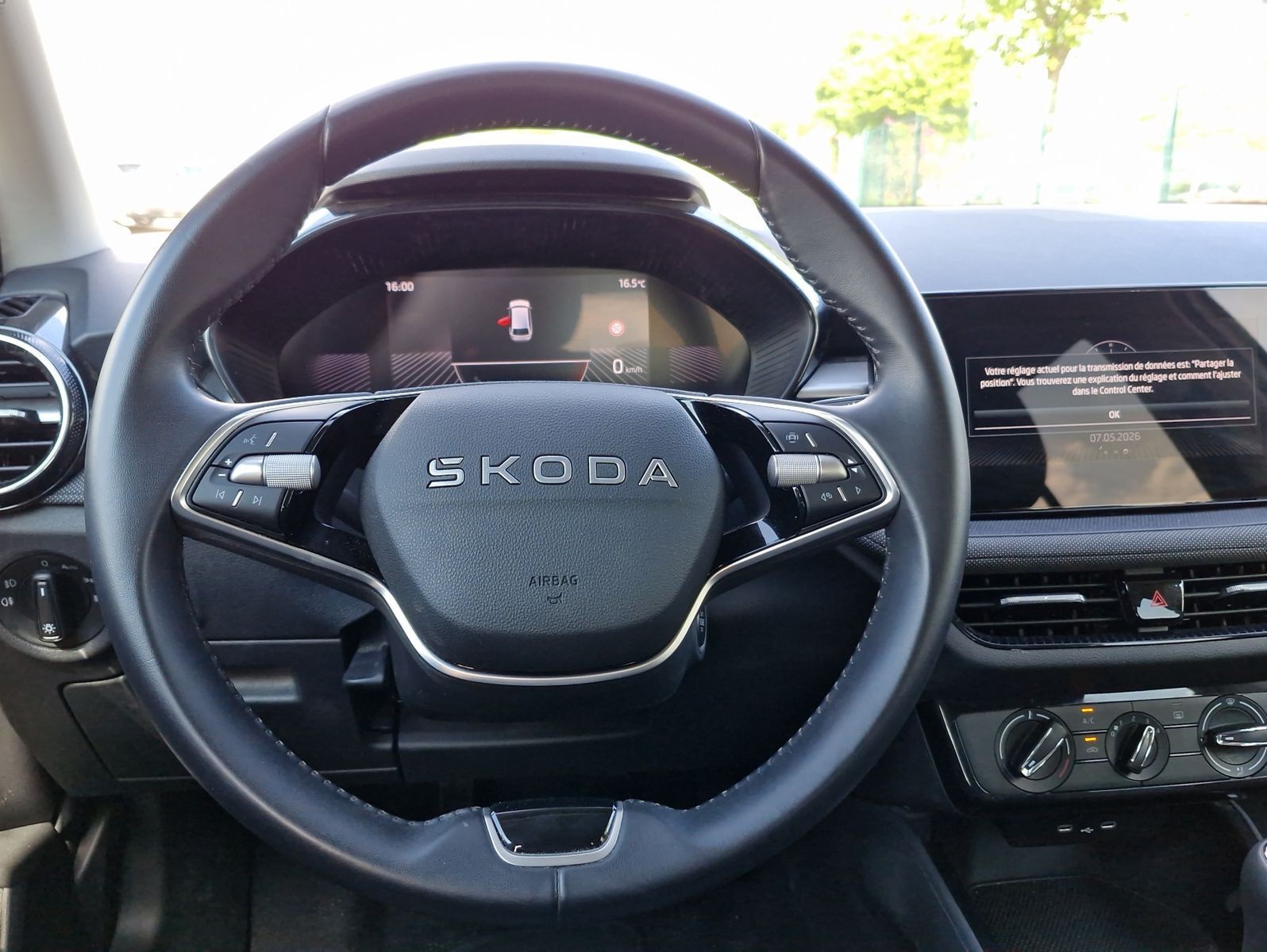 Skoda Fabia 1.0 TSI Selection LED CarPlay PDC Alu 15