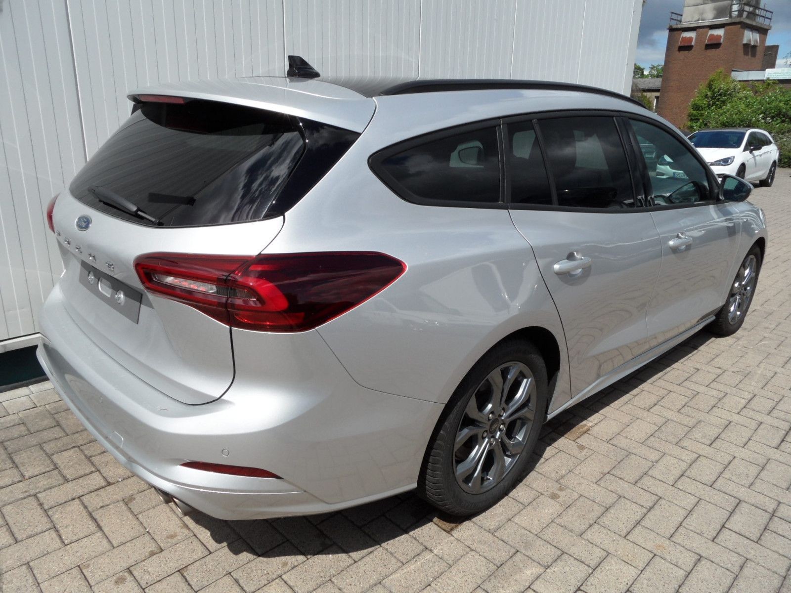 Ford Focus Turnier ST-Line X+Cam+Panoramadach+AHK+AT