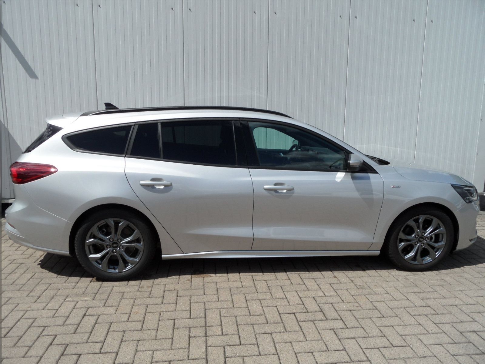 Ford Focus Turnier ST-Line X+Cam+Panoramadach+AHK+AT