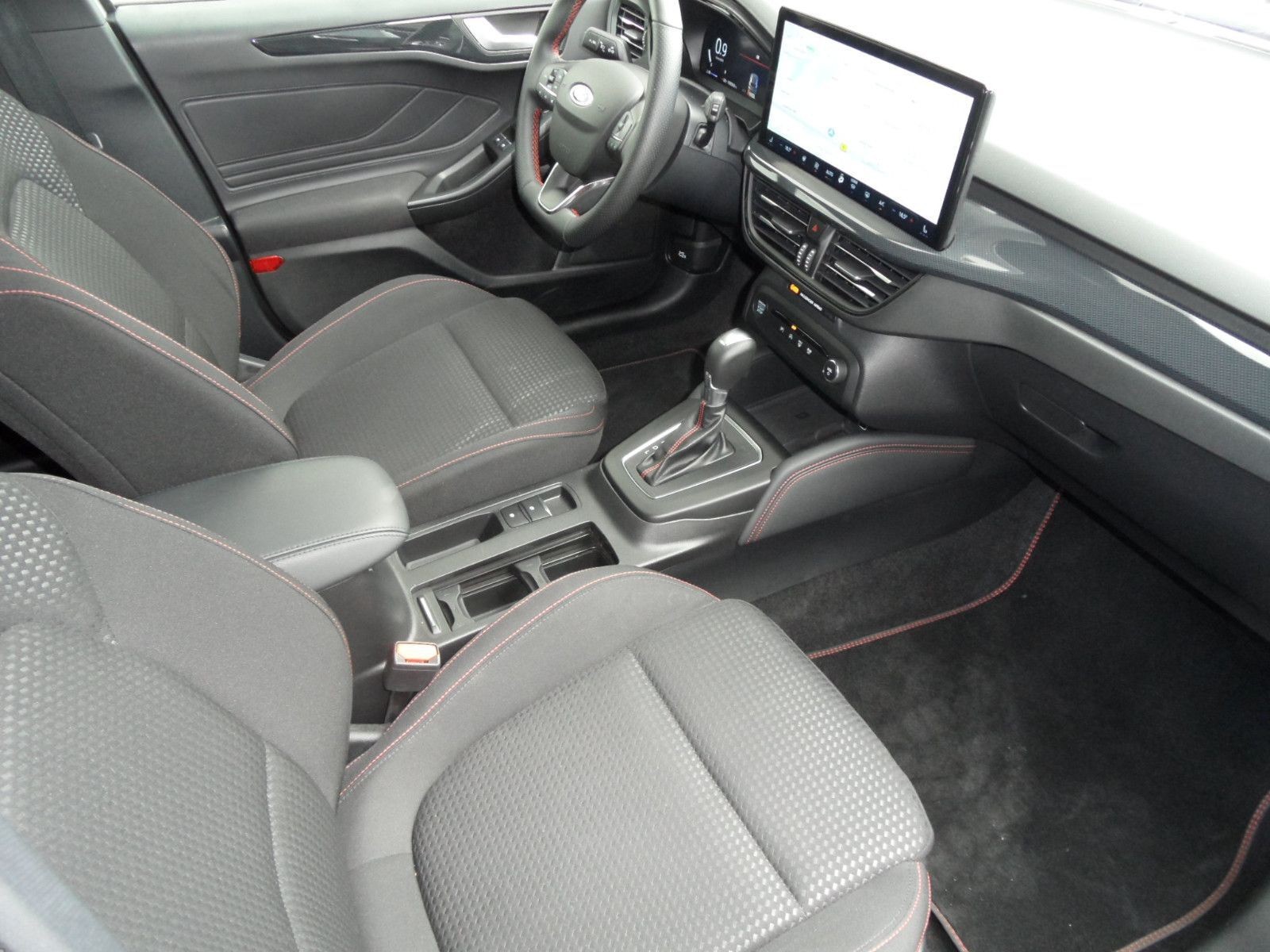 Ford Focus Turnier ST-Line X+Cam+Panoramadach+AHK+AT