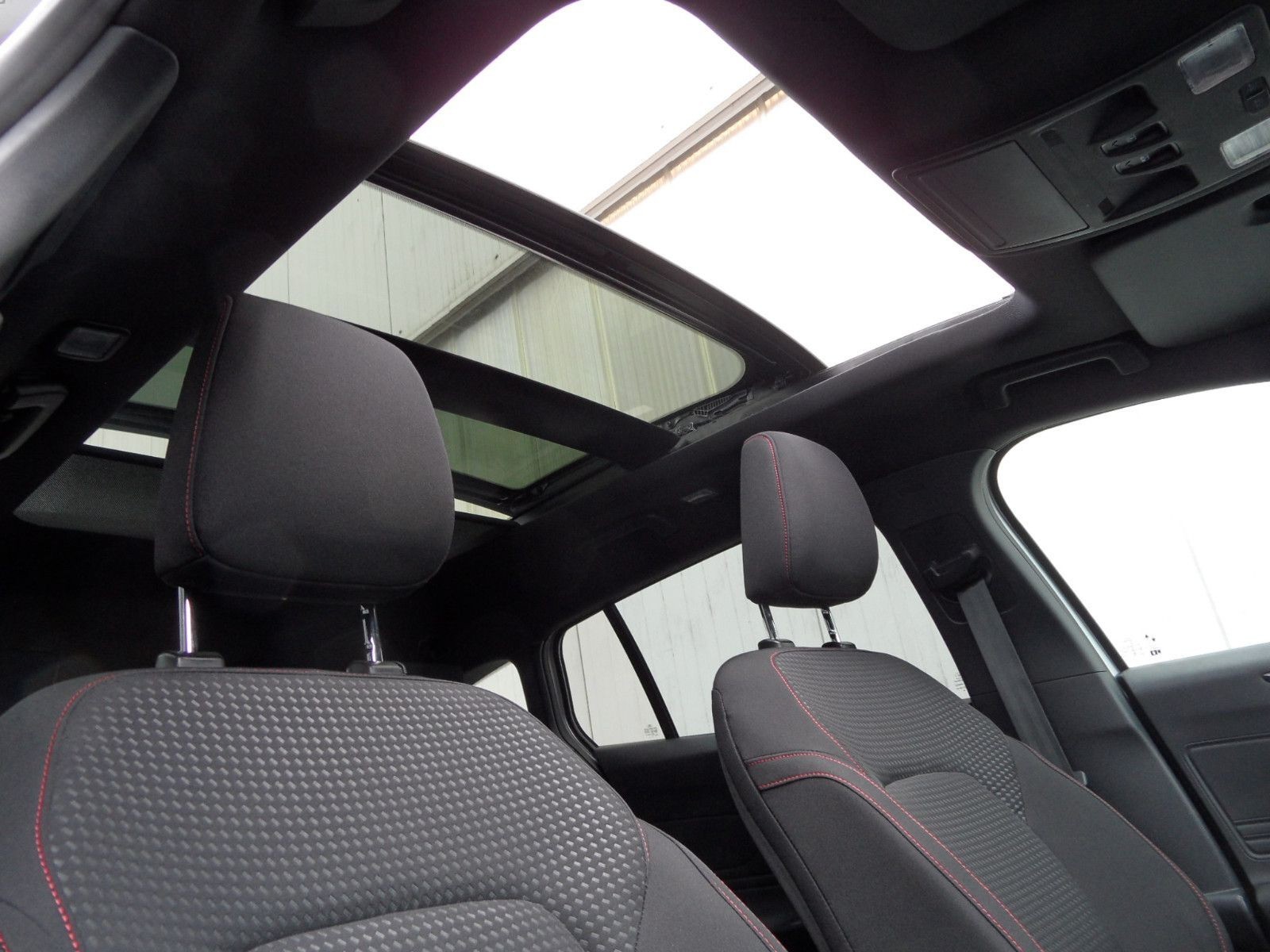 Ford Focus Turnier ST-Line X+Cam+Panoramadach+AHK+AT