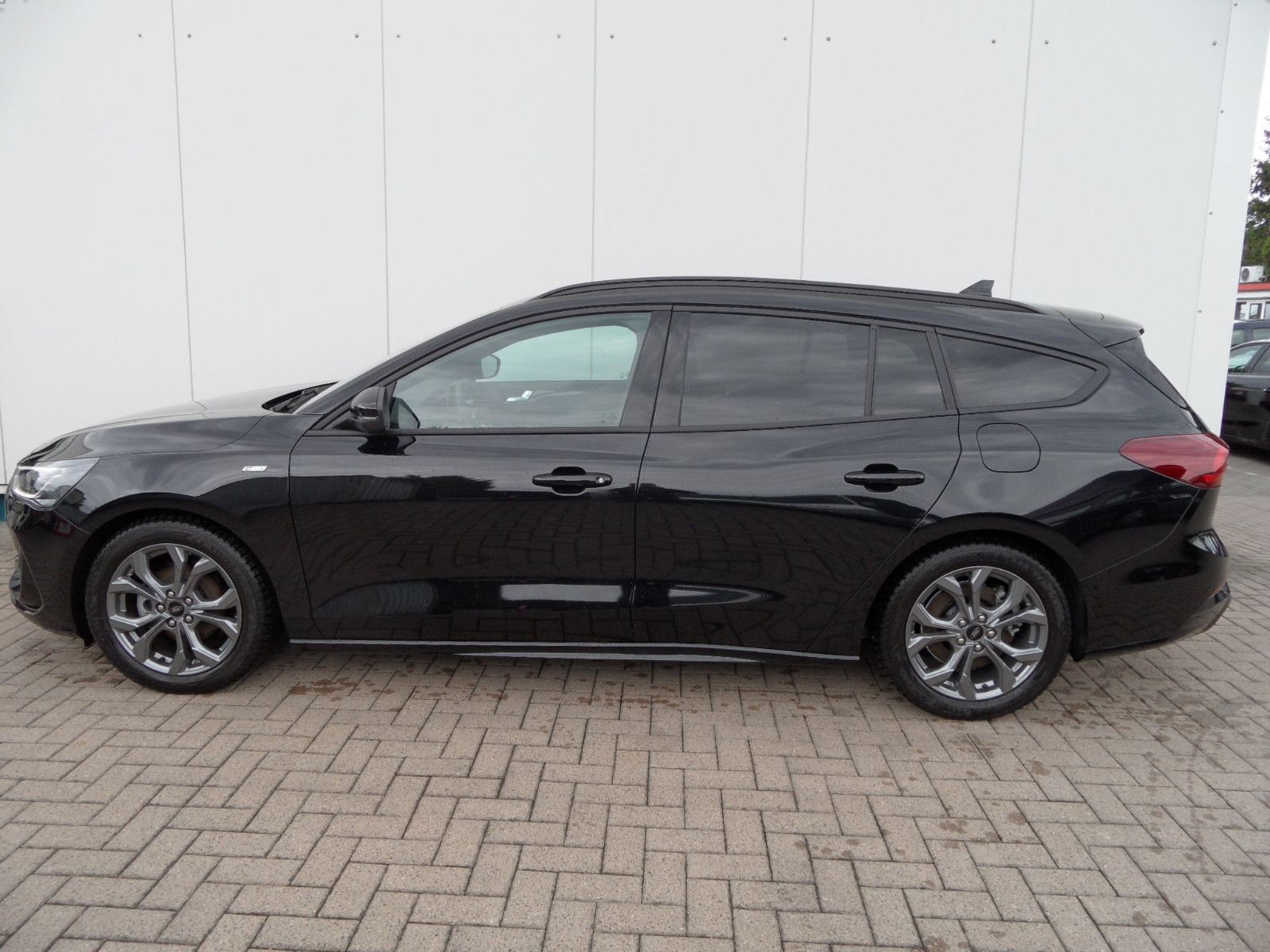 Ford Focus Turnier ST-Line X+Cam+Panoramadach+AHK+AT