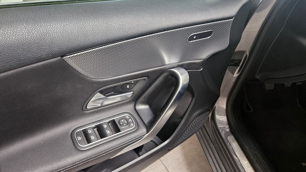 Mercedes-Benz A 200 Teilleder Sitzheiz Totwinkel Kamera Keyles