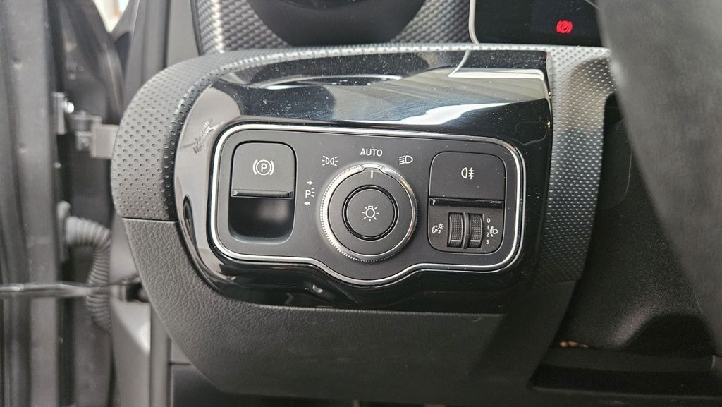 Mercedes-Benz A 200 Teilleder Sitzheiz Totwinkel Kamera Keyles