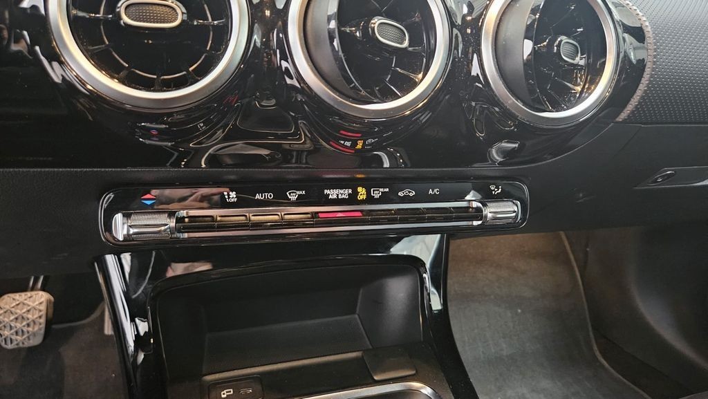 Mercedes-Benz A 200 Teilleder Sitzheiz Totwinkel Kamera Keyles