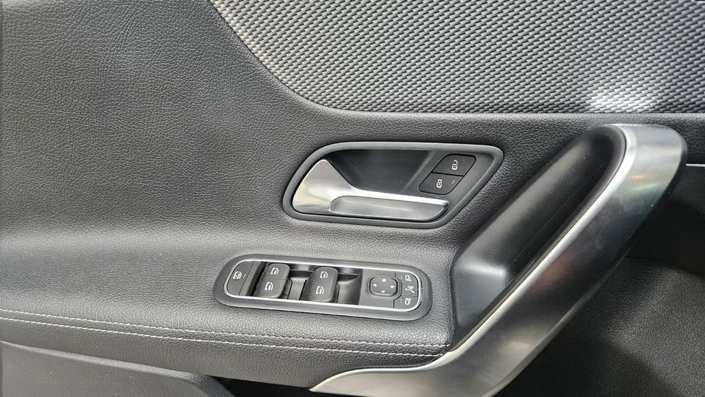 Mercedes-Benz A 200 Teilleder Sitzheiz Totwinkel Kamera Keyles