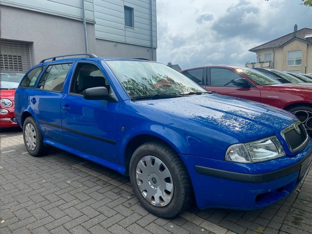 Skoda Octavia Combi Tour 1.6 Schiebedach Klima