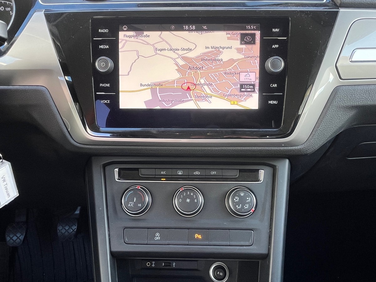 Volkswagen Touran 1.2 TSI Trendline PDC VORN/HINTEN NAVIGATION