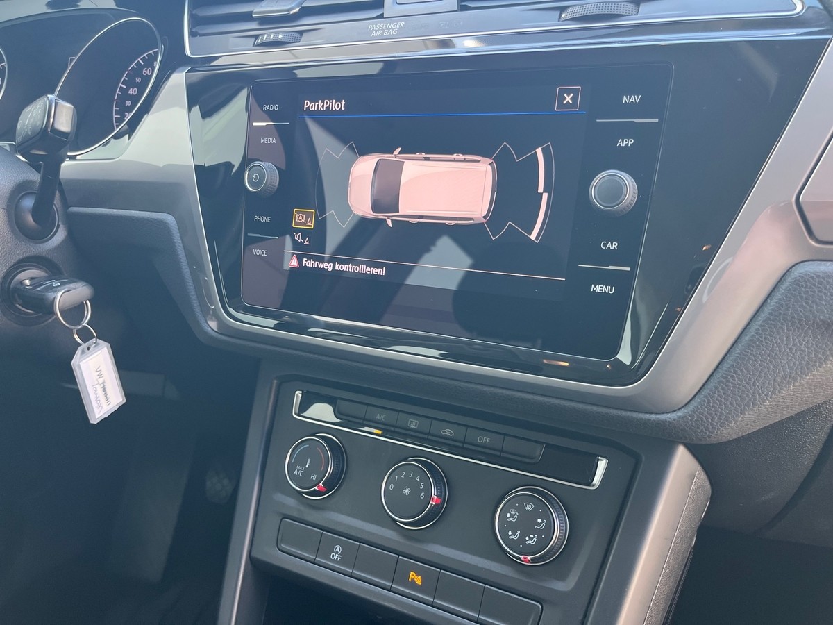 Volkswagen Touran 1.2 TSI Trendline PDC VORN/HINTEN NAVIGATION