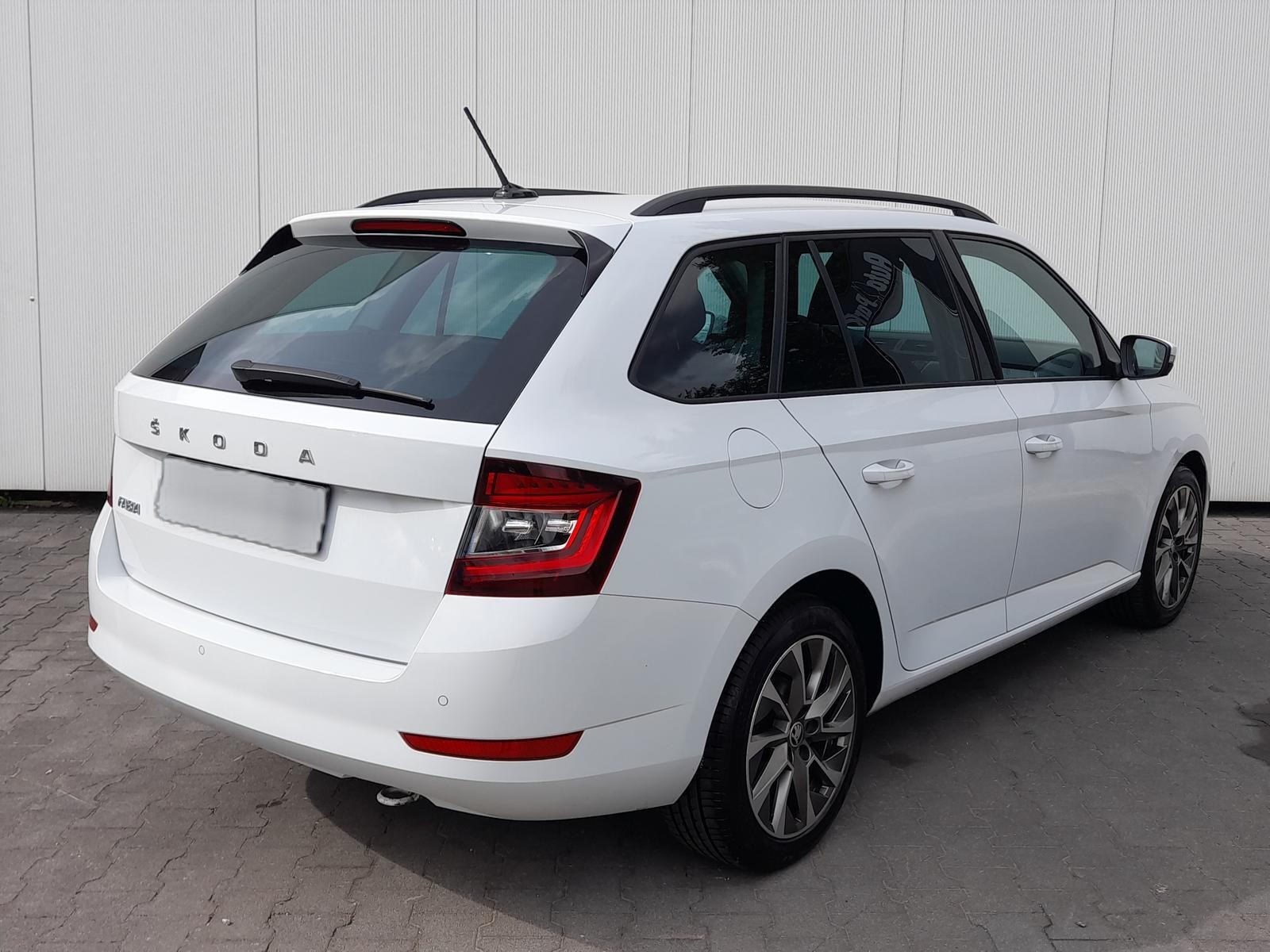 Skoda Fabia 1.0 TSI Best of NAVI~SHZ~2xPDC~APP~LED~ALU