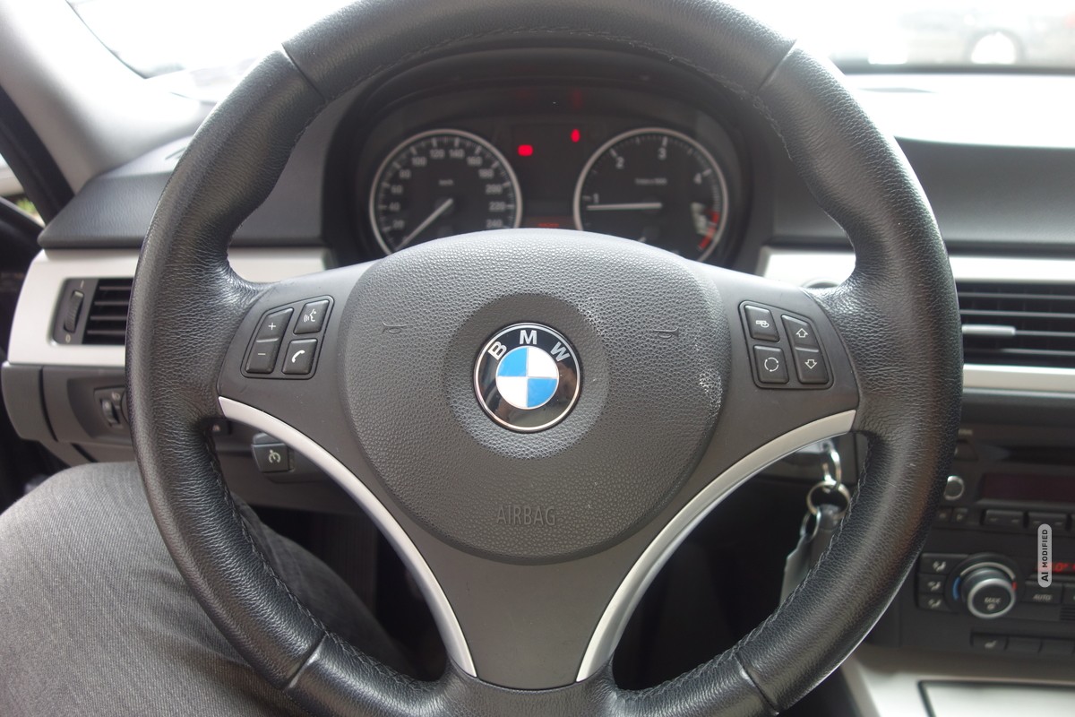 BMW 318 d TOURING*SITZHEIZUNG*SPORTSITZE*MFL*STOFF LEDER*PDC
