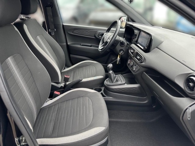 Hyundai i10 Connect & Go Navi Apple CarPlay Android Auto DAB SHZ LenkradHZG Spurhalteass
