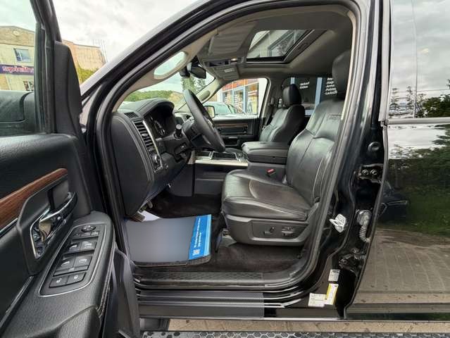 Dodge RAM 1500 5,7 HEMI LARAMIE UNFALLFREI