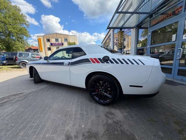 Dodge Challenger 6,4 Scat Pack