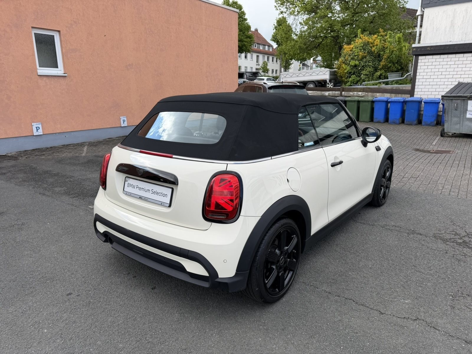 MINI Cooper Classic Trim Sportsitz Navi LED PDC SHZ