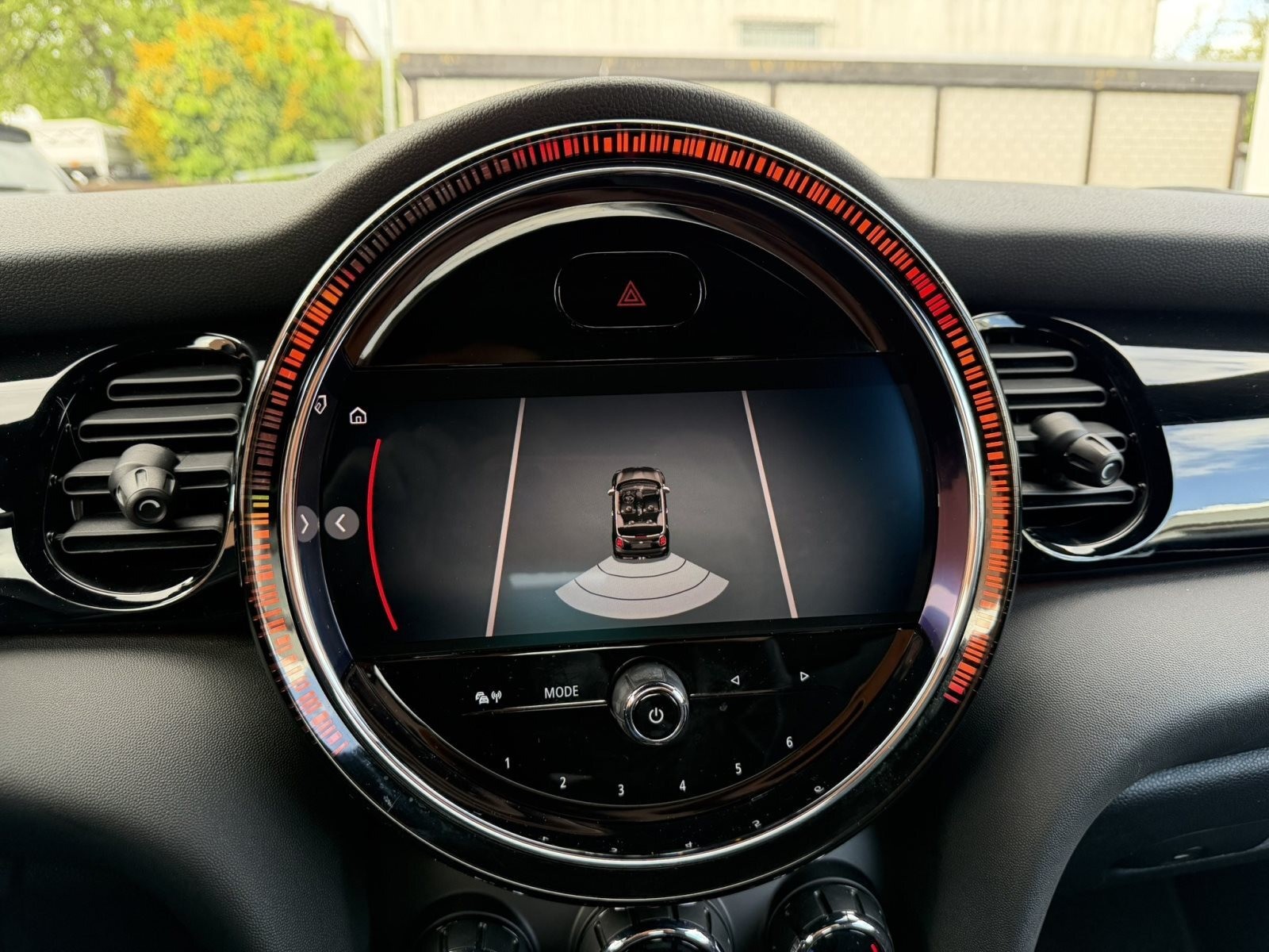 MINI Cooper Classic Trim Sportsitz Navi LED PDC SHZ