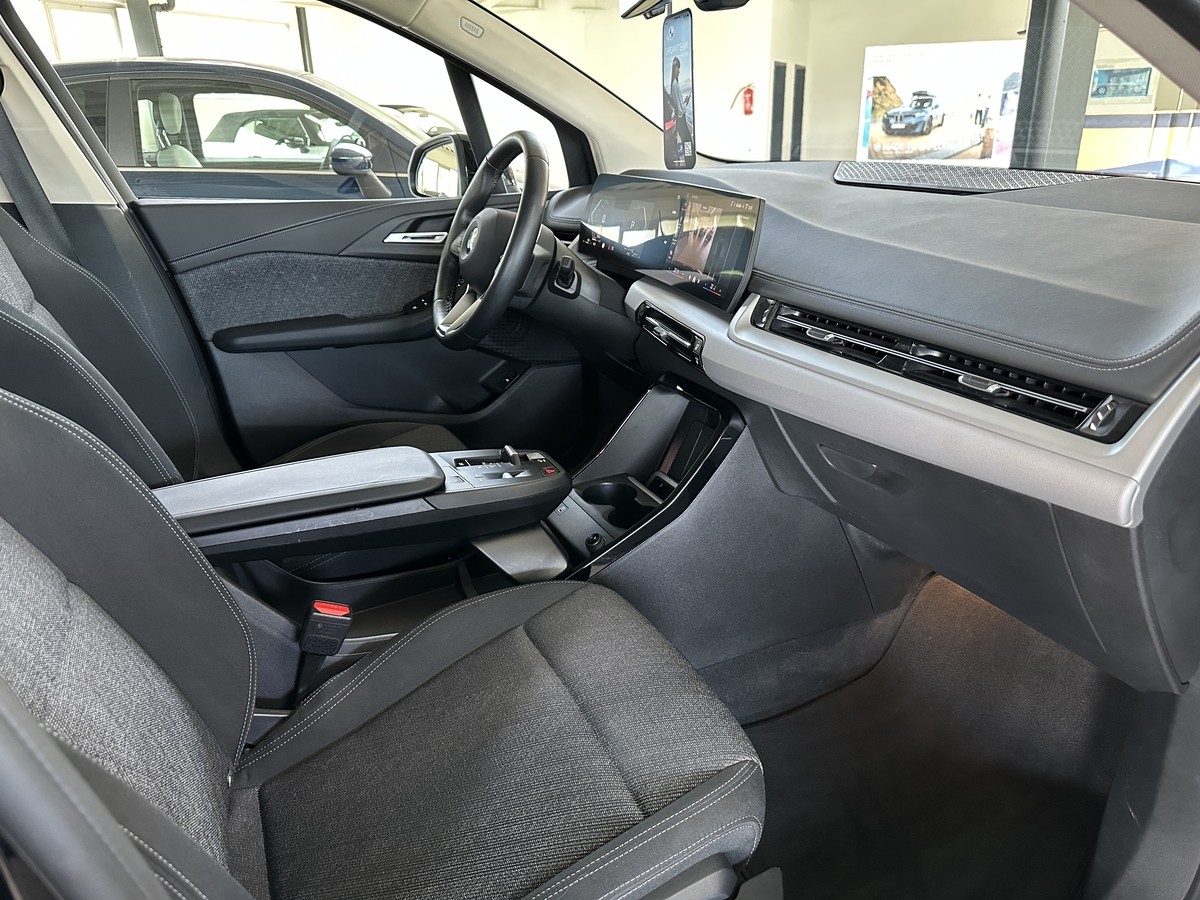 BMW 218 Active Tourer AHK Pano RFK LED Kamera Sitzhz. PDC