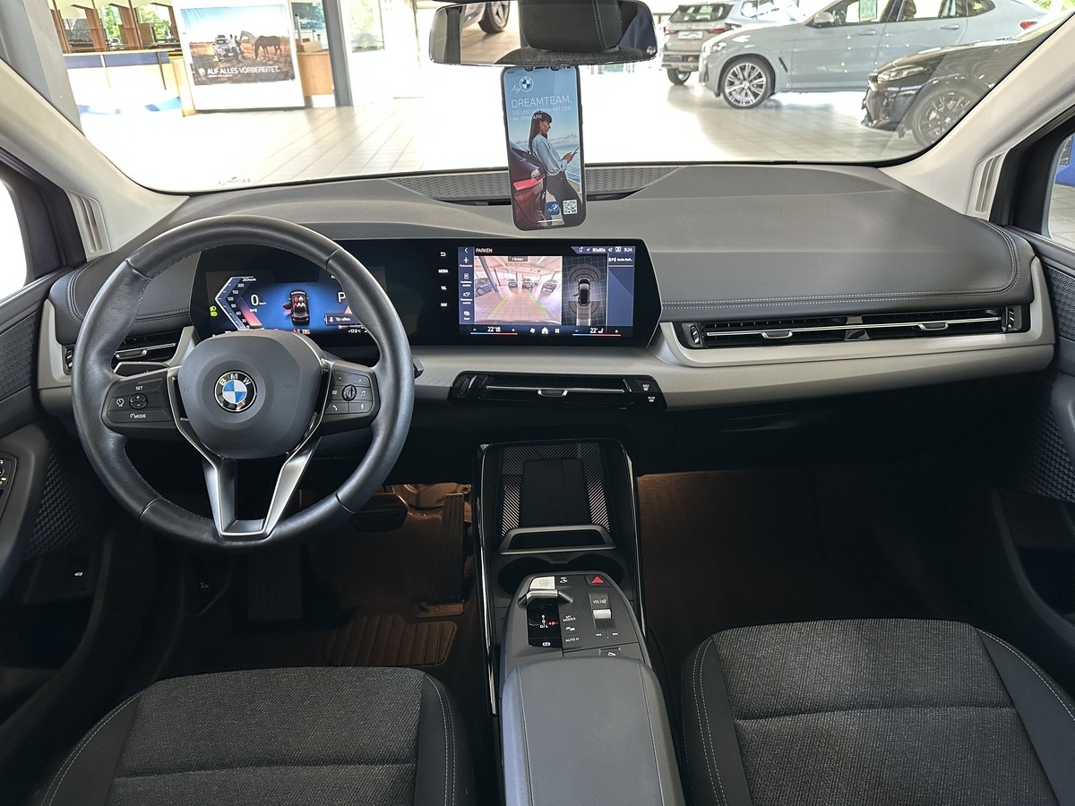 BMW 218 Active Tourer AHK Pano RFK LED Kamera Sitzhz. PDC