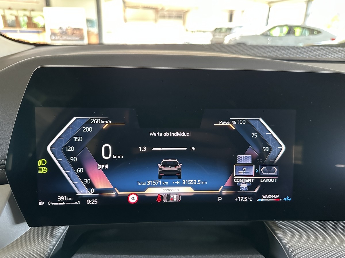BMW 218 Active Tourer AHK Pano RFK LED Kamera Sitzhz. PDC