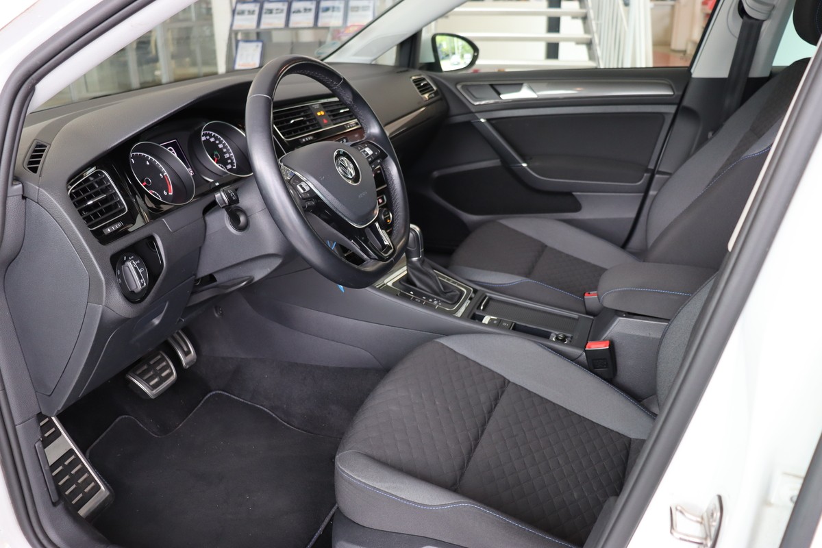 Volkswagen Golf VII 1.6 TDI Join*AHK*ACC*SHZ*