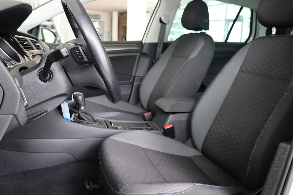 Volkswagen Golf VII 1.6 TDI Join*AHK*ACC*SHZ*