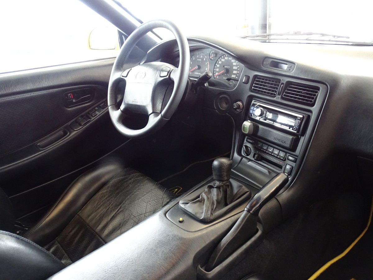 Toyota MR 2 W2 2.0 GT-i 16 T-Bar