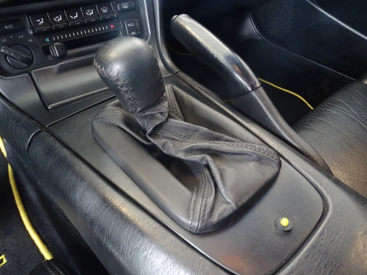 Toyota MR 2 W2 2.0 GT-i 16 T-Bar