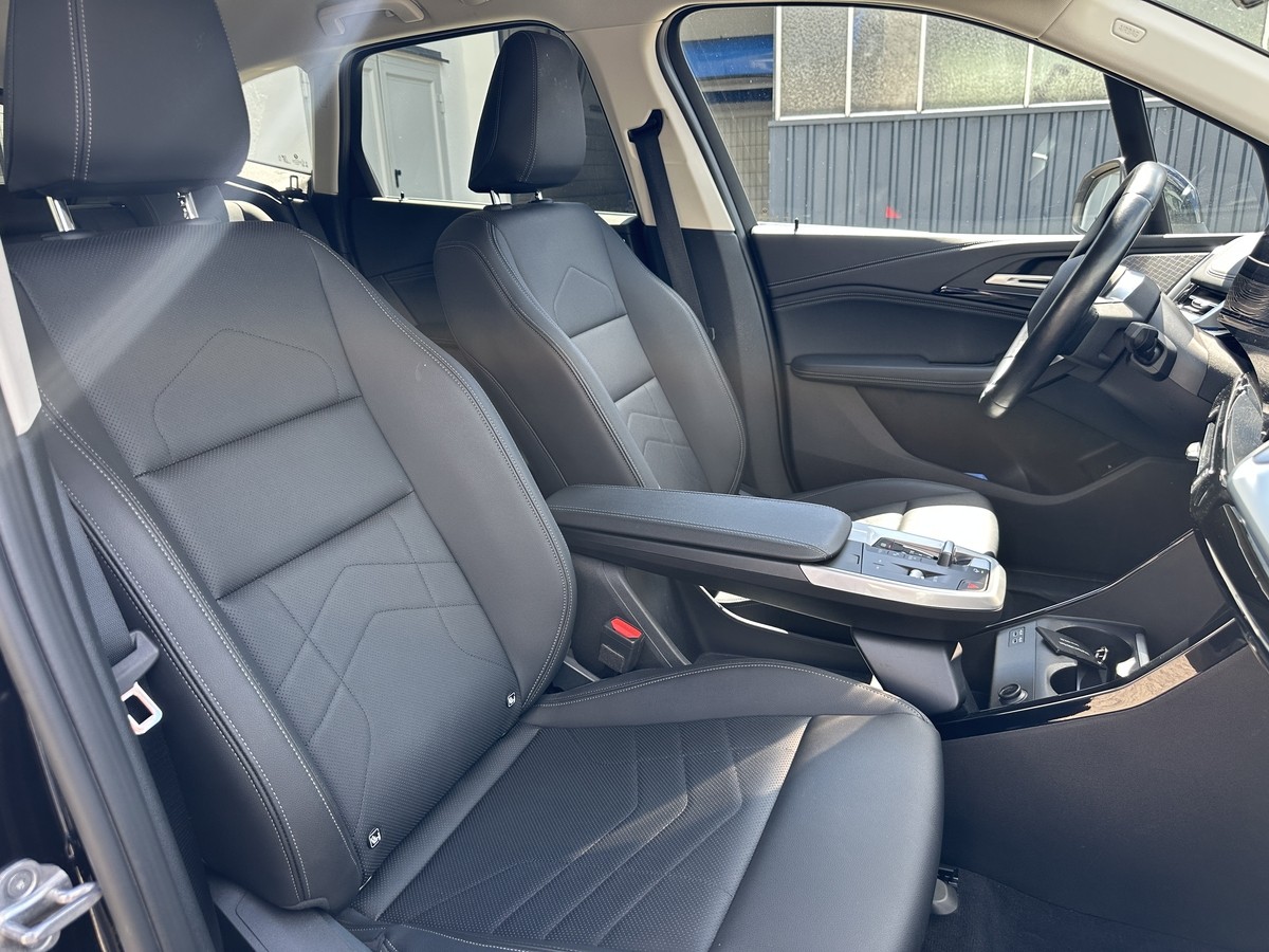 BMW 218 Active Tourer Luxury Line *AHK*Navi*PDC*