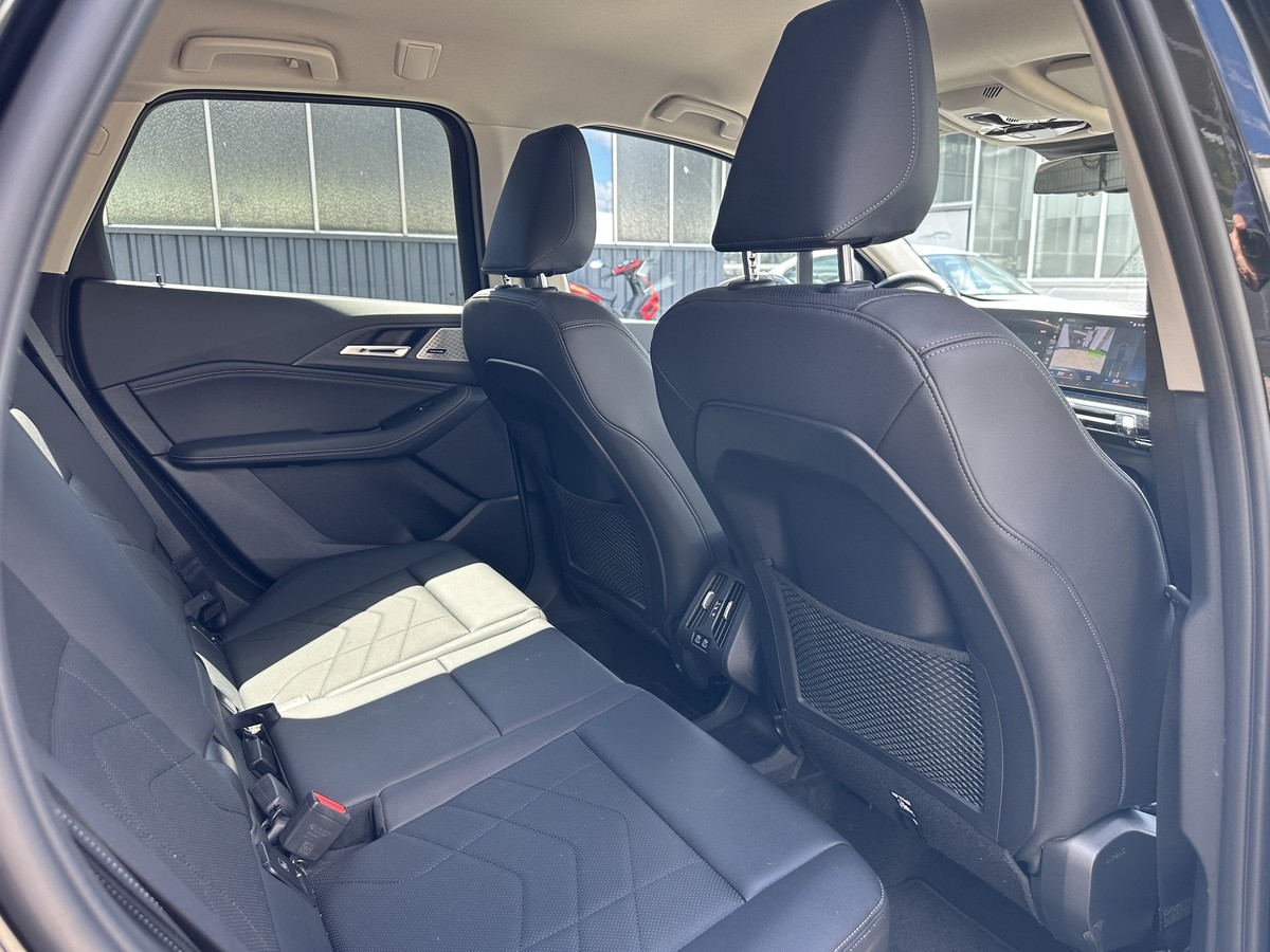 BMW 218 Active Tourer Luxury Line *AHK*Navi*PDC*