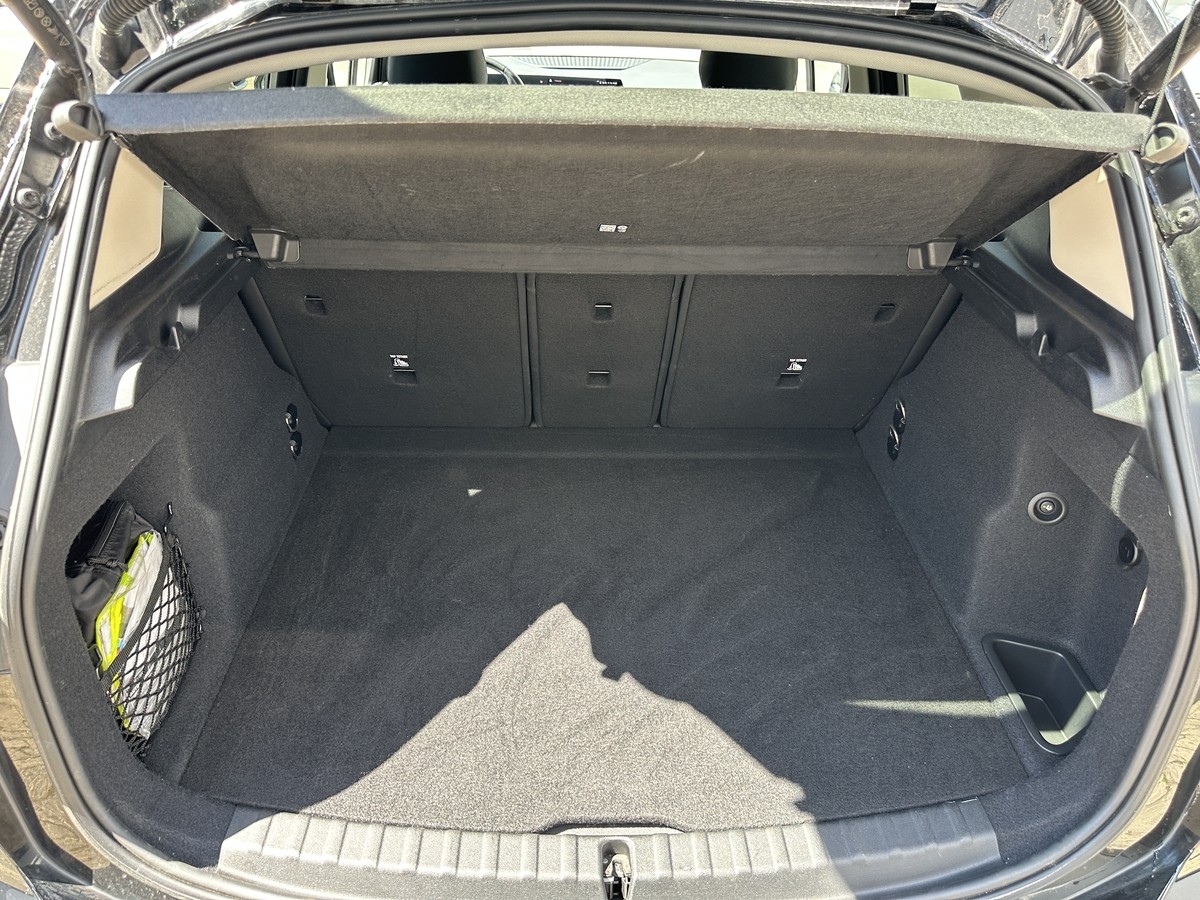 BMW 218 Active Tourer Luxury Line *AHK*Navi*PDC*