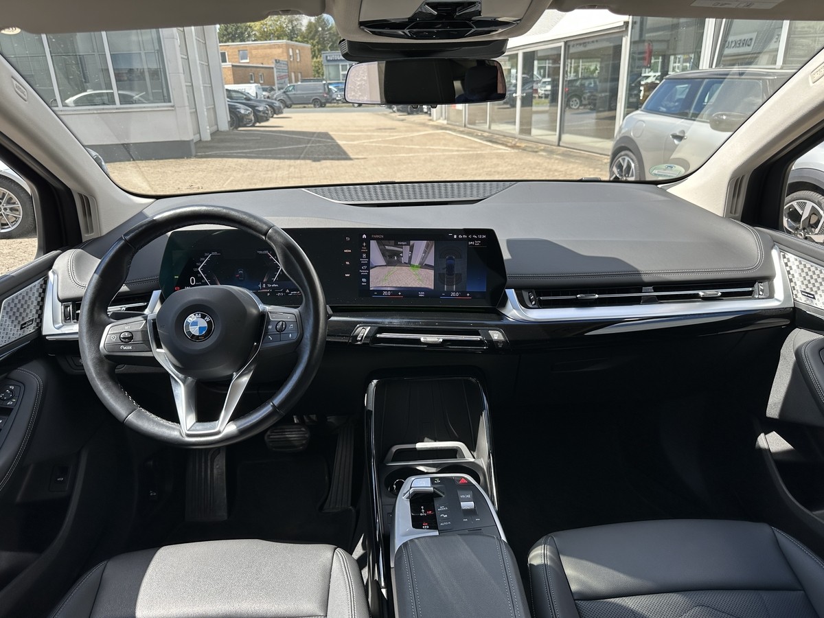 BMW 218 Active Tourer Luxury Line *AHK*Navi*PDC*