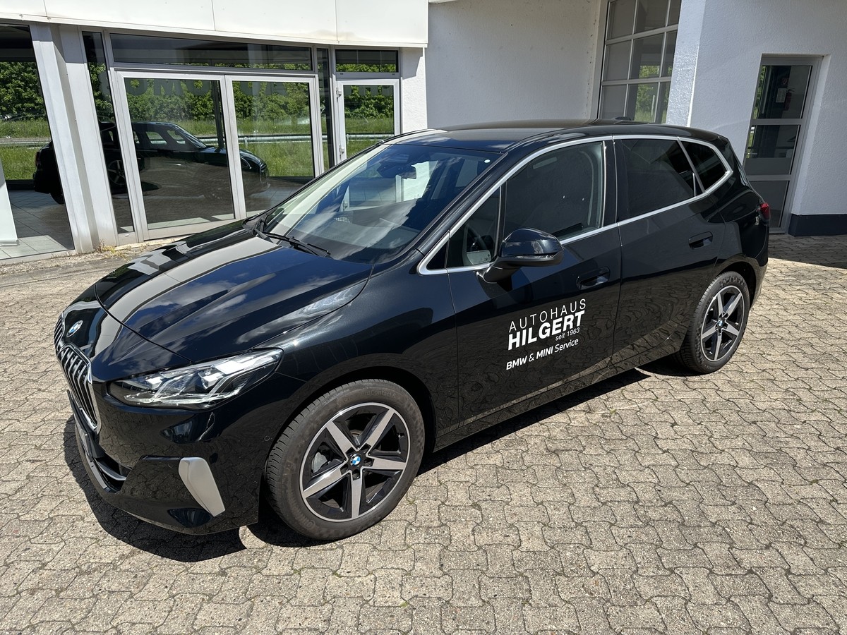 BMW 218 Active Tourer Luxury Line *AHK*Navi*PDC*