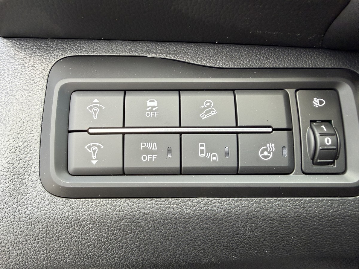KGM Tivoli Nomad Plus 1.5 MT 2WD