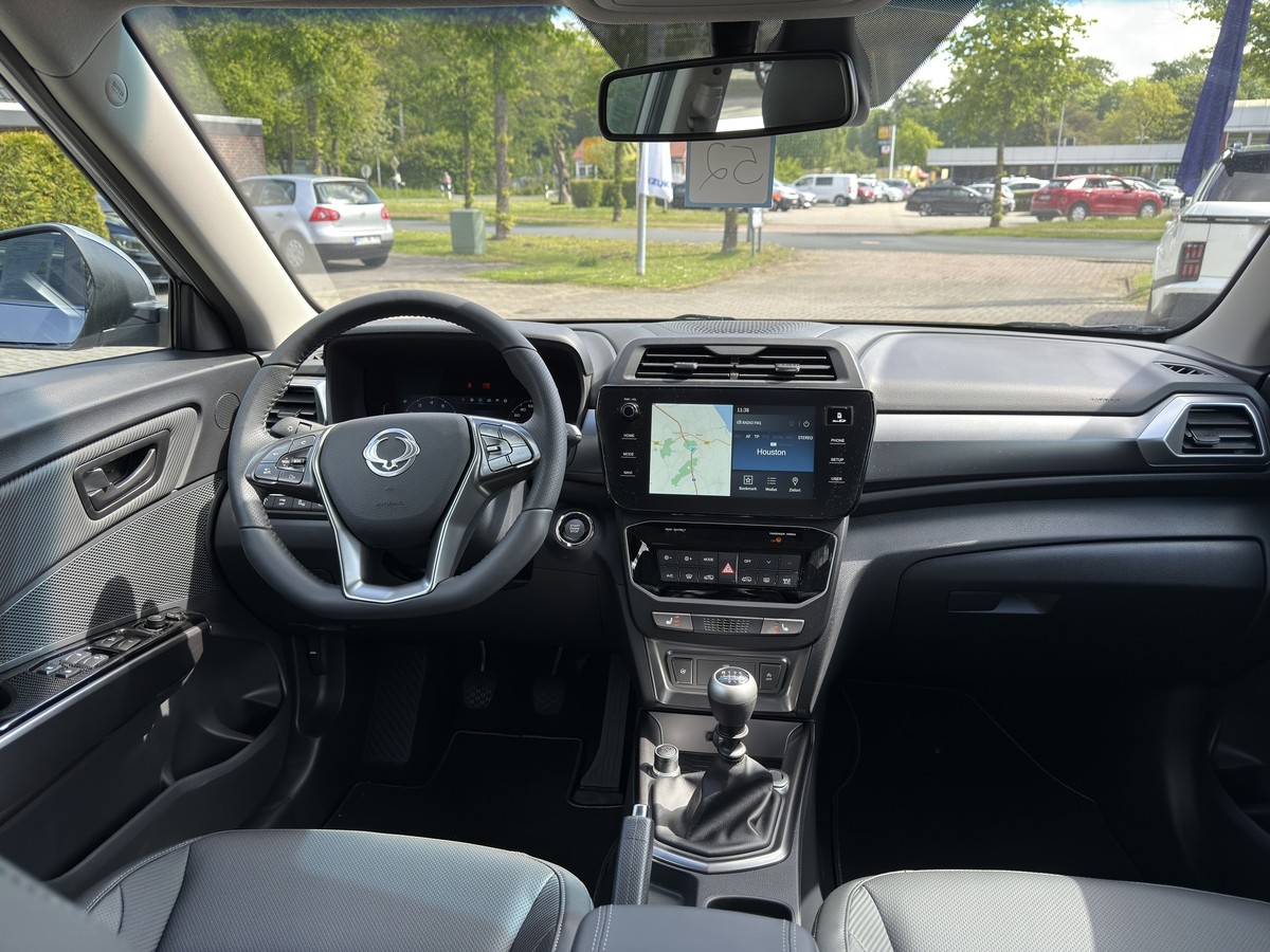 KGM Tivoli Nomad Plus 1.5 MT 2WD