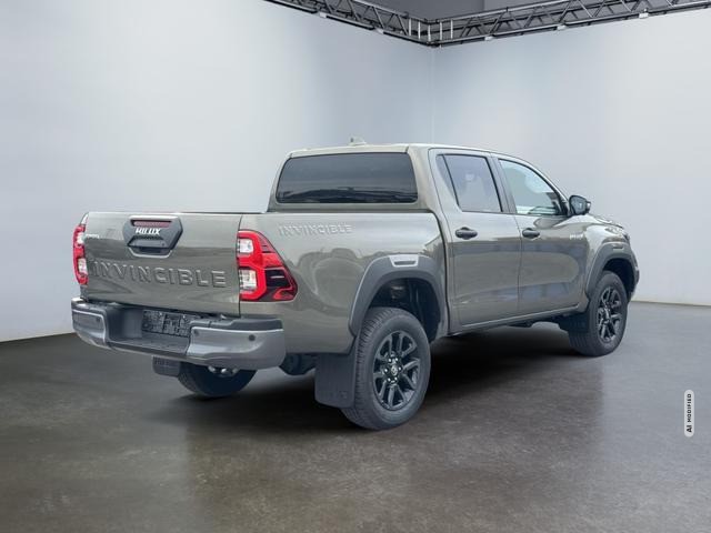 Toyota Hilux INVINCIBLE Double Cab 2.8 D-4D 4x4 Lede...
