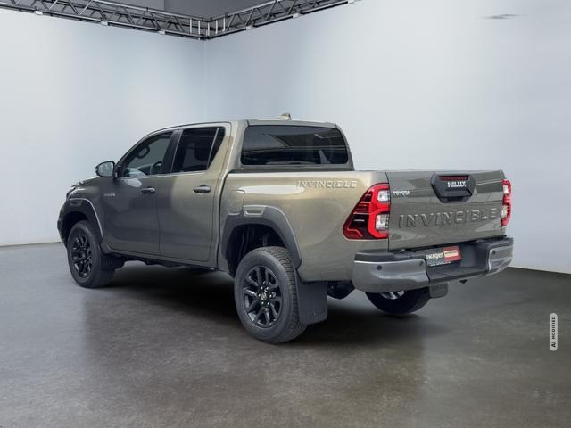 Toyota Hilux INVINCIBLE Double Cab 2.8 D-4D 4x4 Lede...