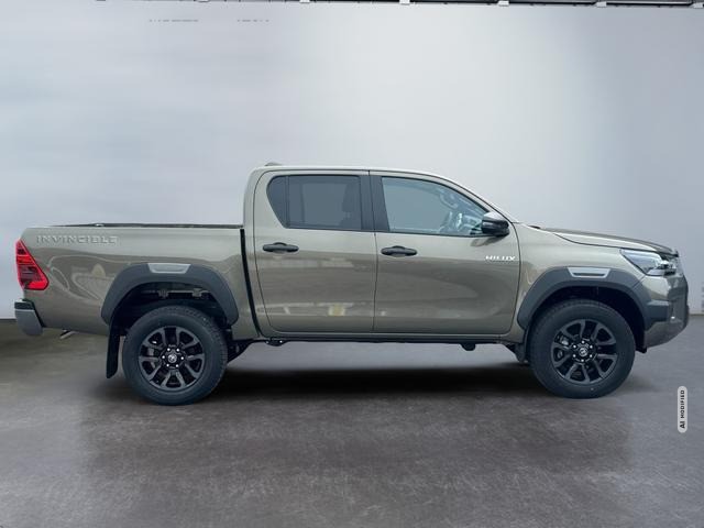 Toyota Hilux INVINCIBLE Double Cab 2.8 D-4D 4x4 Lede...
