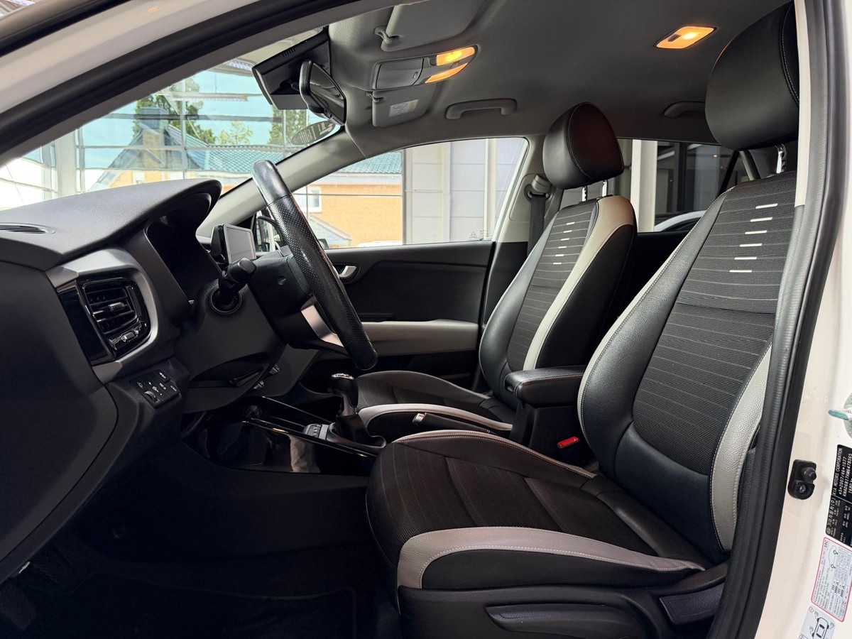 Kia Stonic 1.0 T-GDI Spirit LED Temp. CarPlay R.Cam