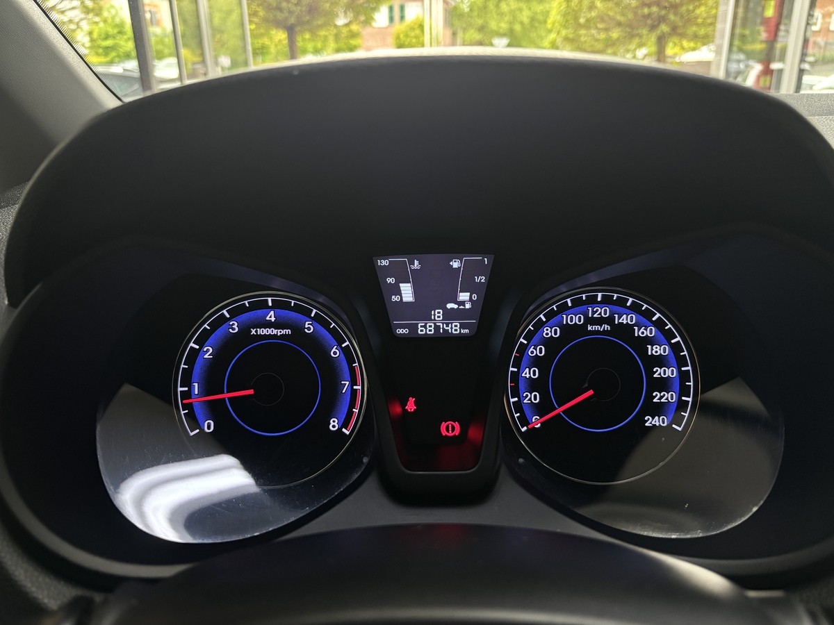Hyundai ix20 1.4 Passion Blue PDC SHZ Bluetooth