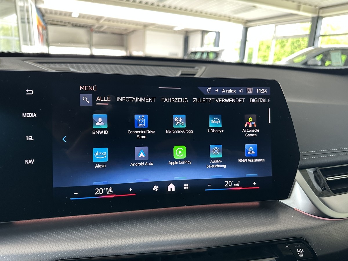 BMW iX1 xDrive30 M Sport ACC AHK Pannodach H/K
