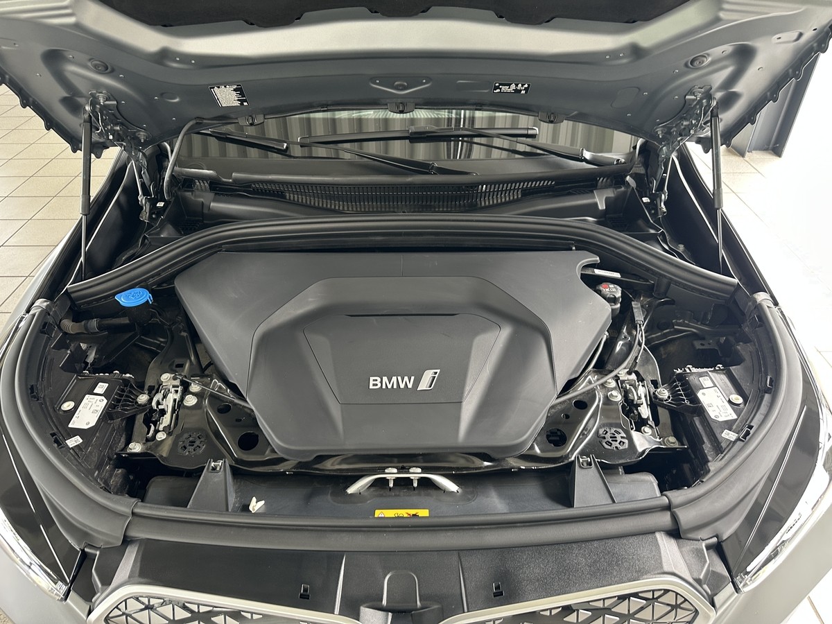 BMW iX1 xDrive30 M Sport ACC AHK Pannodach H/K