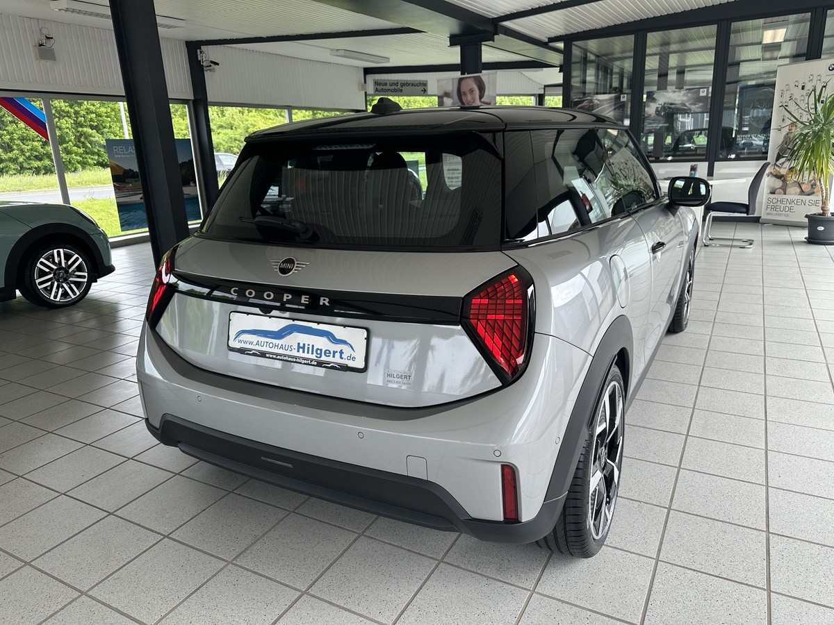 MINI Cooper C Favoured Trim HUD Lenkradheizung LED RFK
